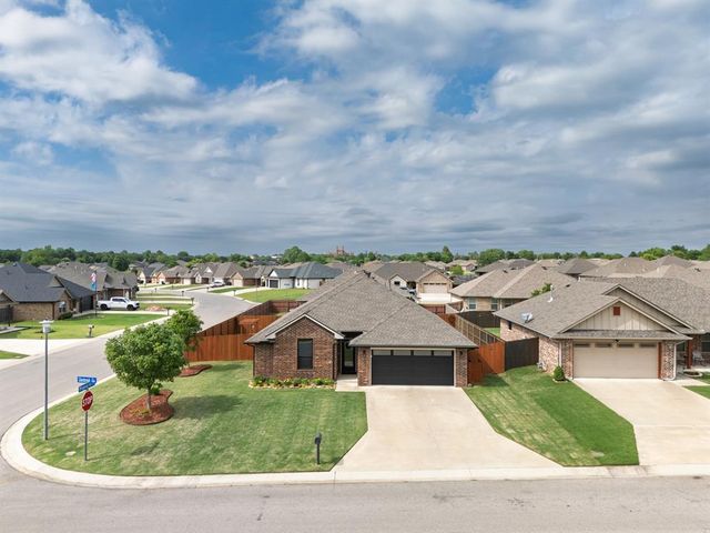 1922 Glenbrook Drive, Shawnee, OK 74804