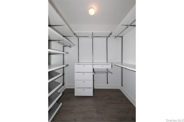 262 Indian Head Road 206, Kings Park, NY 11754