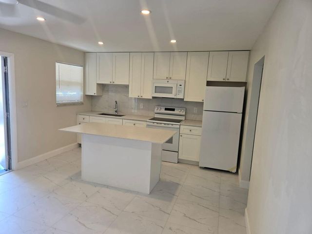 620 S Broadway 4, Lantana, FL 33462