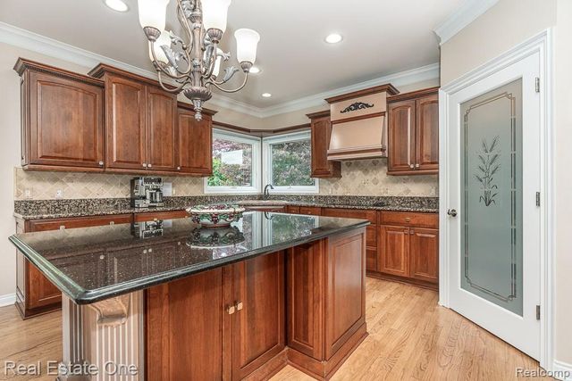 2483 Spyglass Drive, Oakland, MI 48363