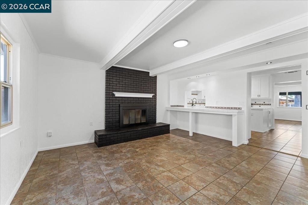 Image 14 of property listing at 341 Arcade Blvd, Sacramento, CA 95815