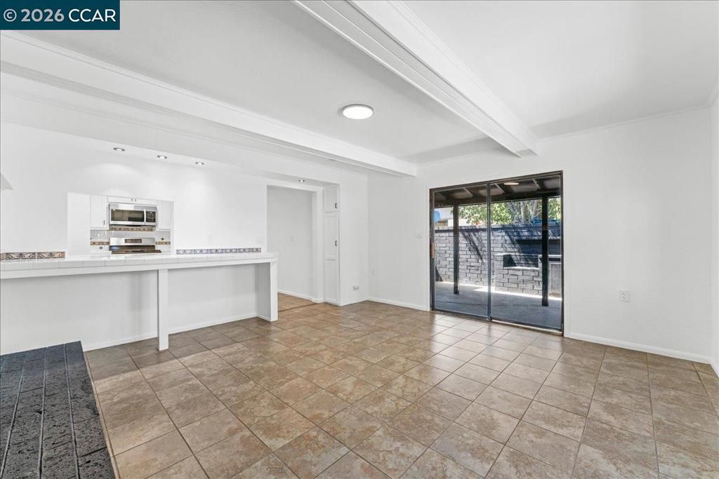 Image 16 of property listing at 341 Arcade Blvd, Sacramento, CA 95815