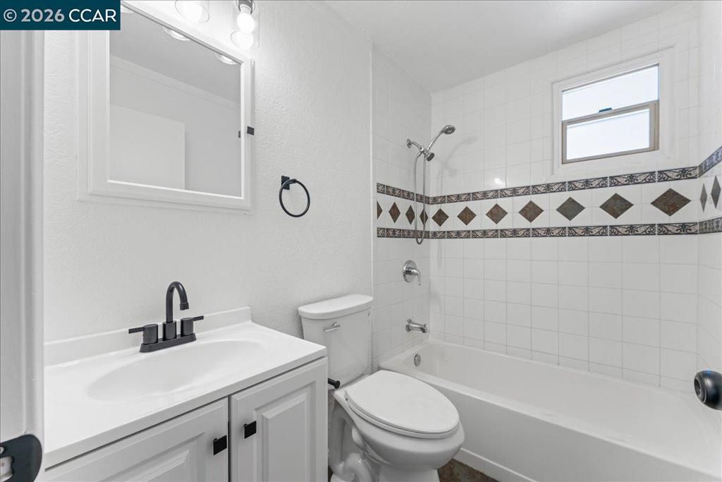 Image 20 of property listing at 341 Arcade Blvd, Sacramento, CA 95815