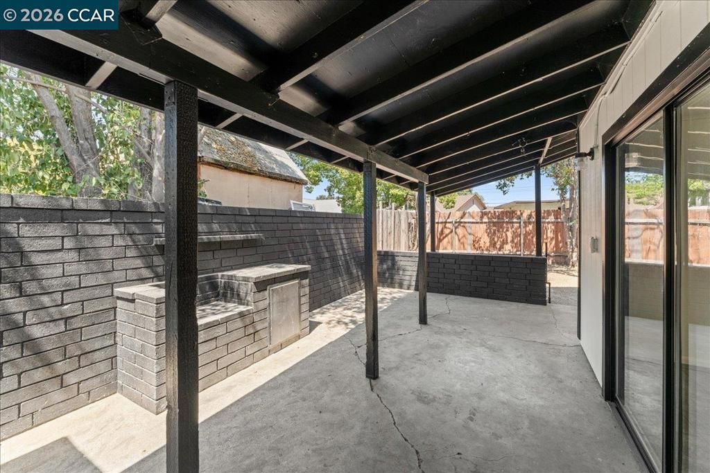 Image 27 of property listing at 341 Arcade Blvd, Sacramento, CA 95815