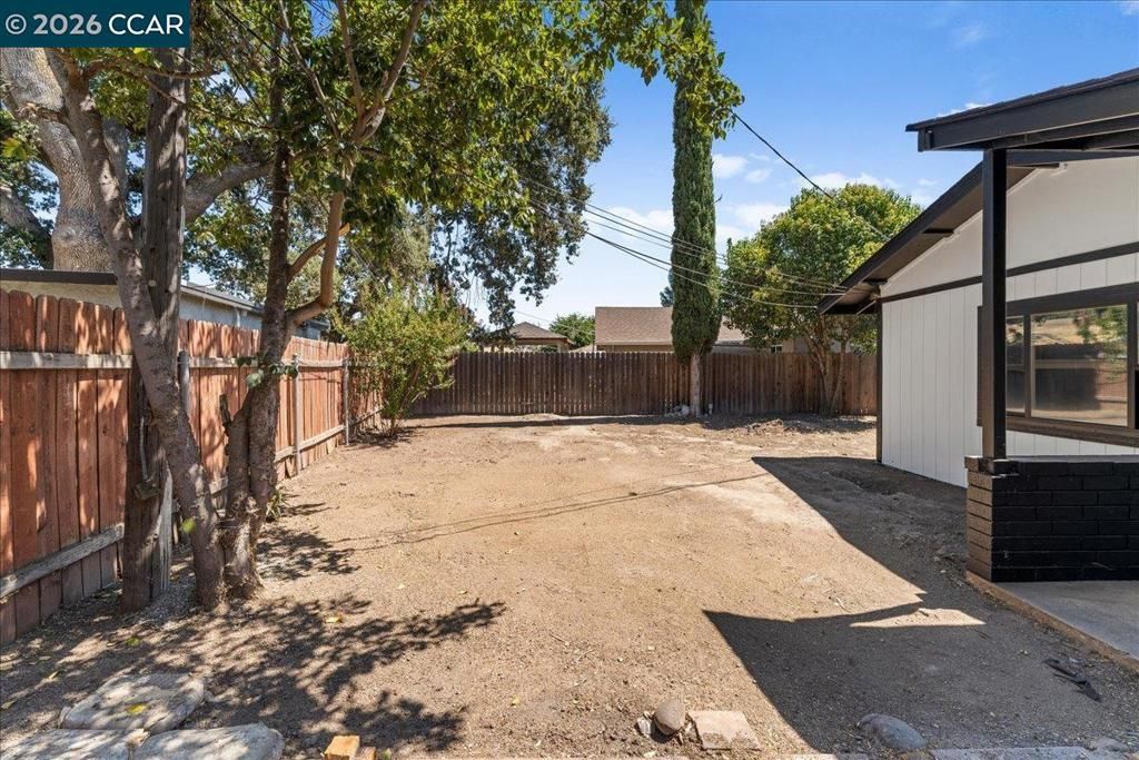 Image 29 of property listing at 341 Arcade Blvd, Sacramento, CA 95815