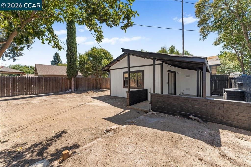 Image 30 of property listing at 341 Arcade Blvd, Sacramento, CA 95815