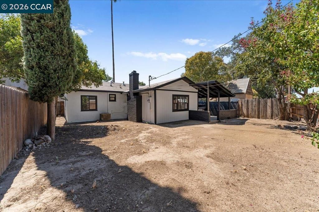 Image 31 of property listing at 341 Arcade Blvd, Sacramento, CA 95815