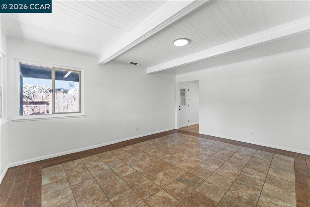 Image 6 of property listing at 341 Arcade Blvd, Sacramento, CA 95815