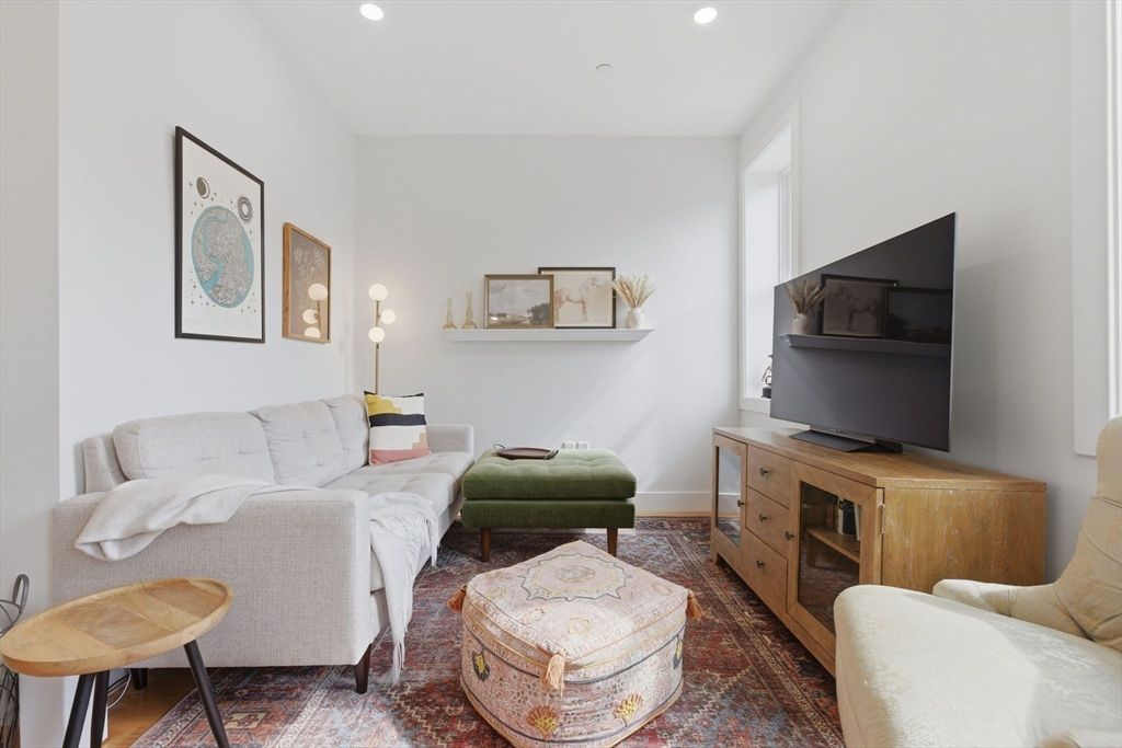 284 Sumner Street 2, Boston, MA 02128