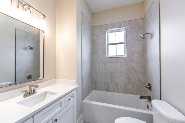 1313 Rosedown Dr, Thibodaux, LA 70301