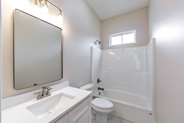 1313 Rosedown Dr, Thibodaux, LA 70301