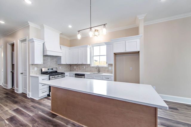 1313 Rosedown Dr, Thibodaux, LA 70301