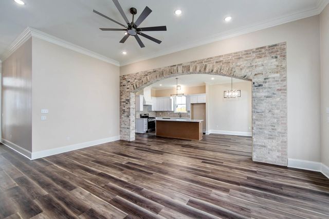 1313 Rosedown Dr, Thibodaux, LA 70301