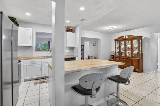 1411 NW 89th Avenue, Pembroke Pines, FL 33024