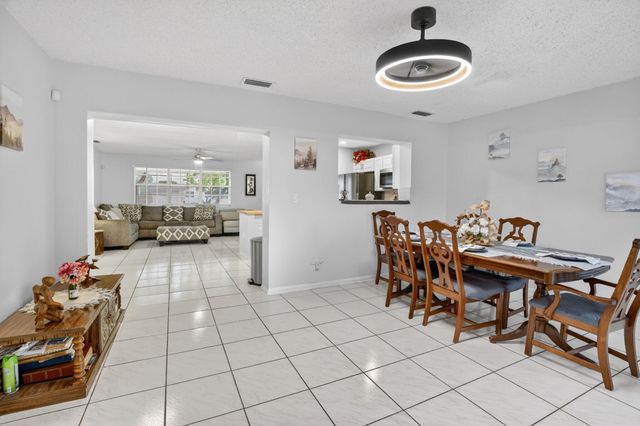1411 NW 89th Avenue, Pembroke Pines, FL 33024