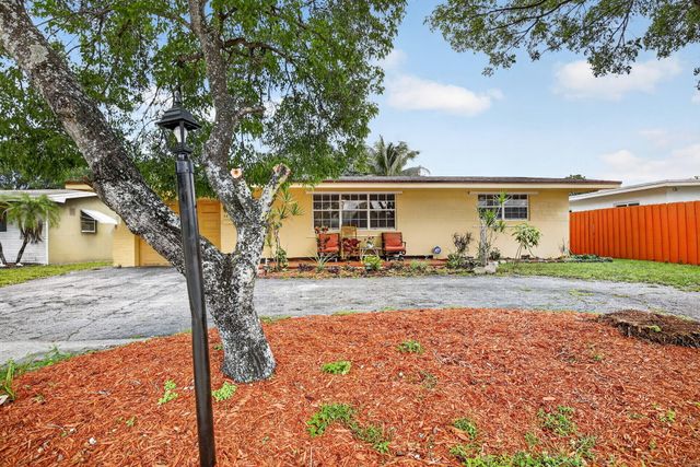 1411 NW 89th Avenue, Pembroke Pines, FL 33024