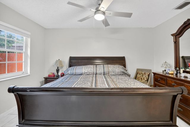 1411 NW 89th Avenue, Pembroke Pines, FL 33024