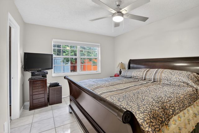 1411 NW 89th Avenue, Pembroke Pines, FL 33024