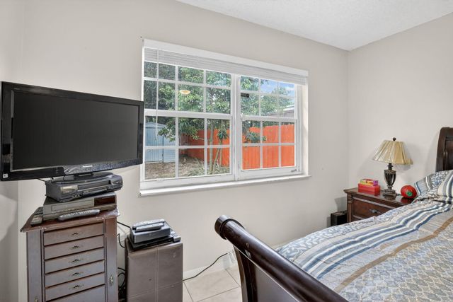 1411 NW 89th Avenue, Pembroke Pines, FL 33024
