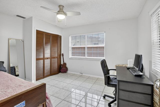1411 NW 89th Avenue, Pembroke Pines, FL 33024