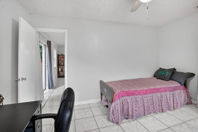 1411 NW 89th Avenue, Pembroke Pines, FL 33024