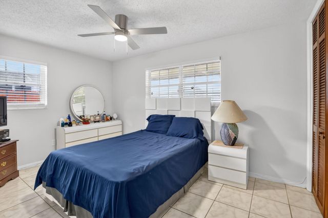 1411 NW 89th Avenue, Pembroke Pines, FL 33024