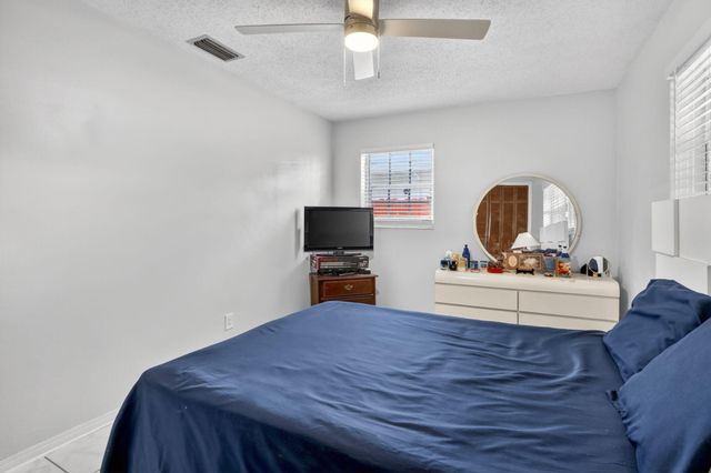 1411 NW 89th Avenue, Pembroke Pines, FL 33024
