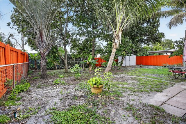 1411 NW 89th Avenue, Pembroke Pines, FL 33024