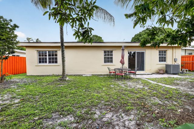 1411 NW 89th Avenue, Pembroke Pines, FL 33024