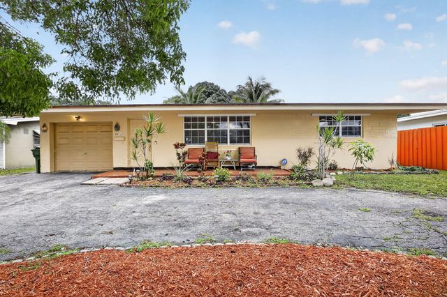 1411 NW 89th Avenue, Pembroke Pines, FL 33024