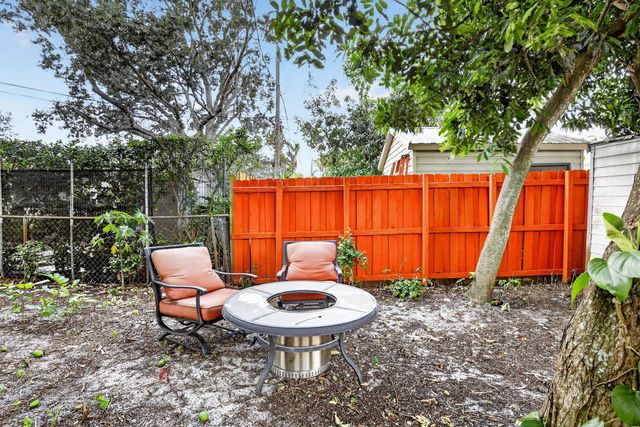 1411 NW 89th Avenue, Pembroke Pines, FL 33024