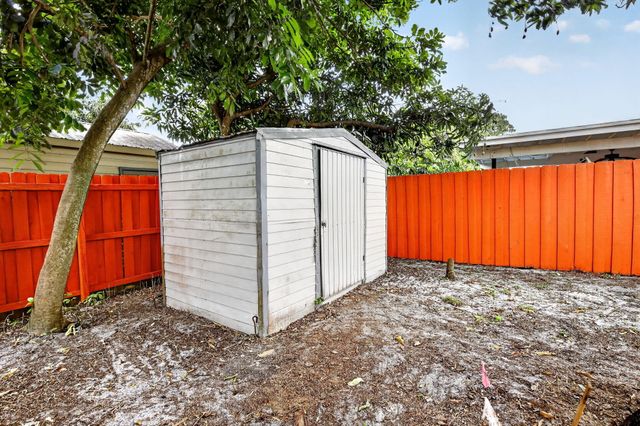 1411 NW 89th Avenue, Pembroke Pines, FL 33024