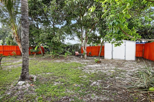 1411 NW 89th Avenue, Pembroke Pines, FL 33024