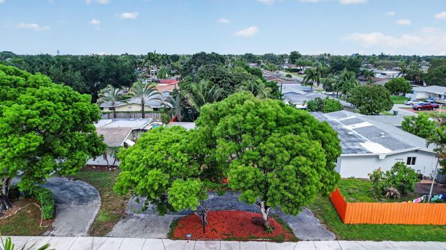 1411 NW 89th Avenue, Pembroke Pines, FL 33024