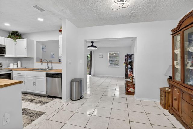 1411 NW 89th Avenue, Pembroke Pines, FL 33024
