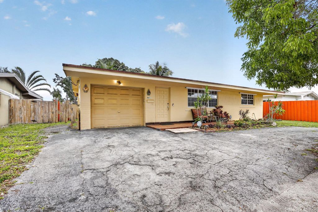 1411 NW 89th Avenue, Pembroke Pines, FL 33024