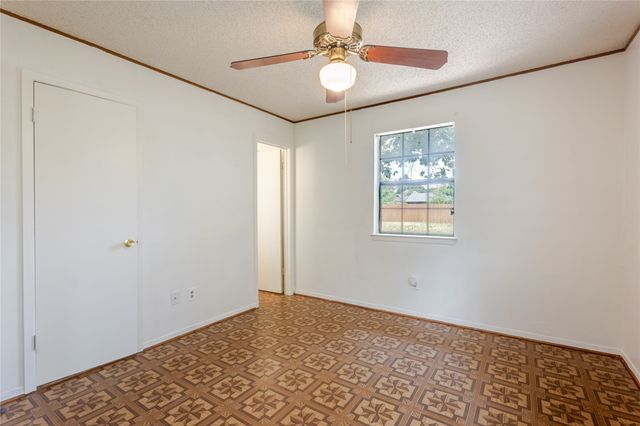 312 Birchwood Street, Azle, TX 76020