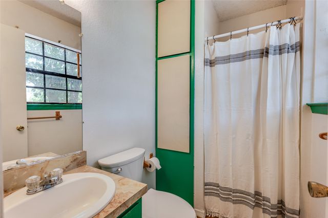 312 Birchwood Street, Azle, TX 76020