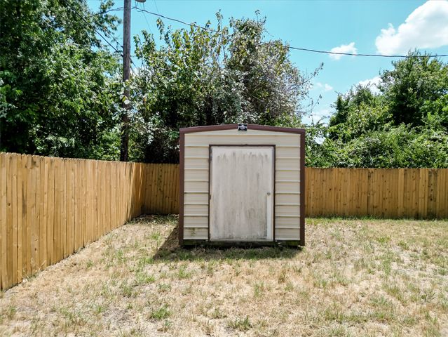 312 Birchwood Street, Azle, TX 76020
