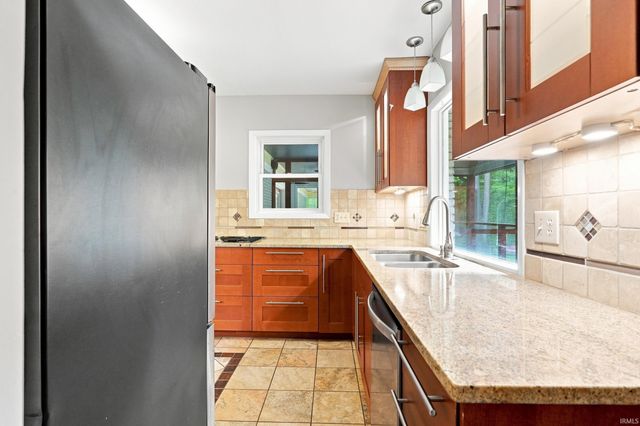 3529 Rosewood Drive, Fort Wayne, IN 46804