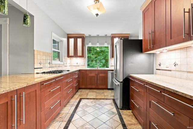 3529 Rosewood Drive, Fort Wayne, IN 46804