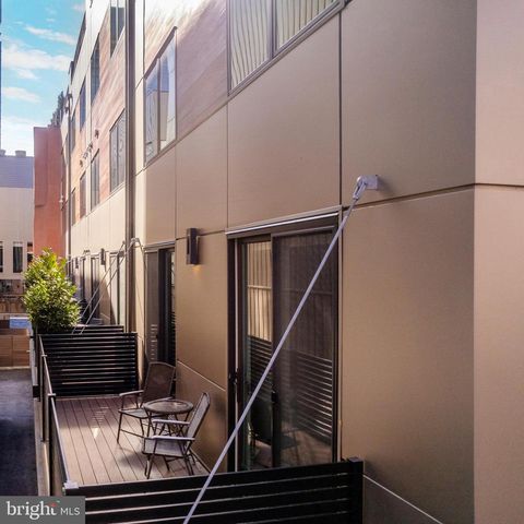 141 S HANCOCK ST, Philadelphia, PA 19106