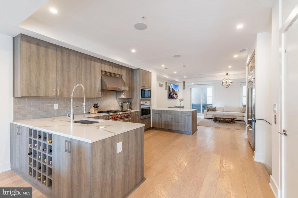 141 S HANCOCK ST, Philadelphia, PA 19106