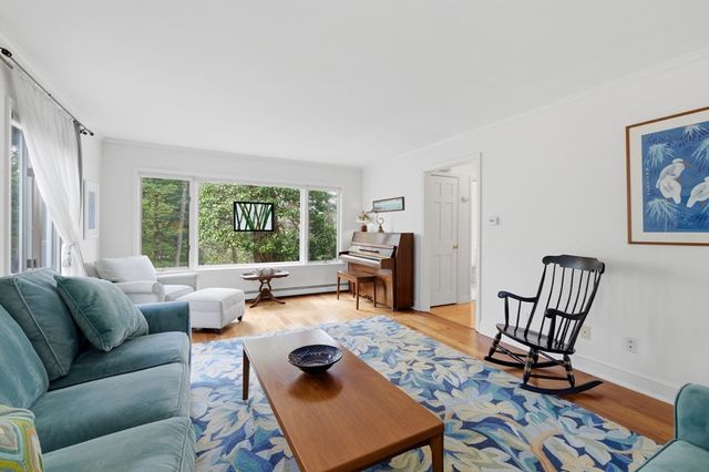 9 Woodcliffe Road, Lexington, MA 02421
