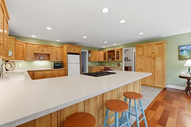 9 Woodcliffe Road, Lexington, MA 02421