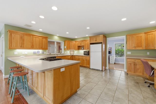 9 Woodcliffe Road, Lexington, MA 02421