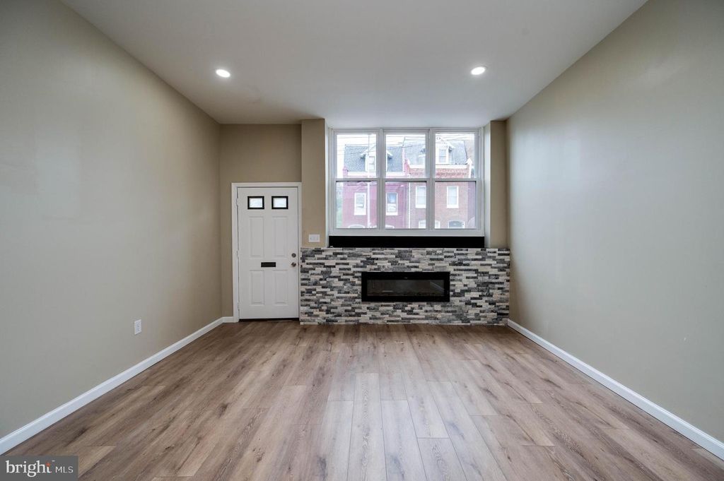 443 BUTTONWOOD ST, Reading, PA 19601
