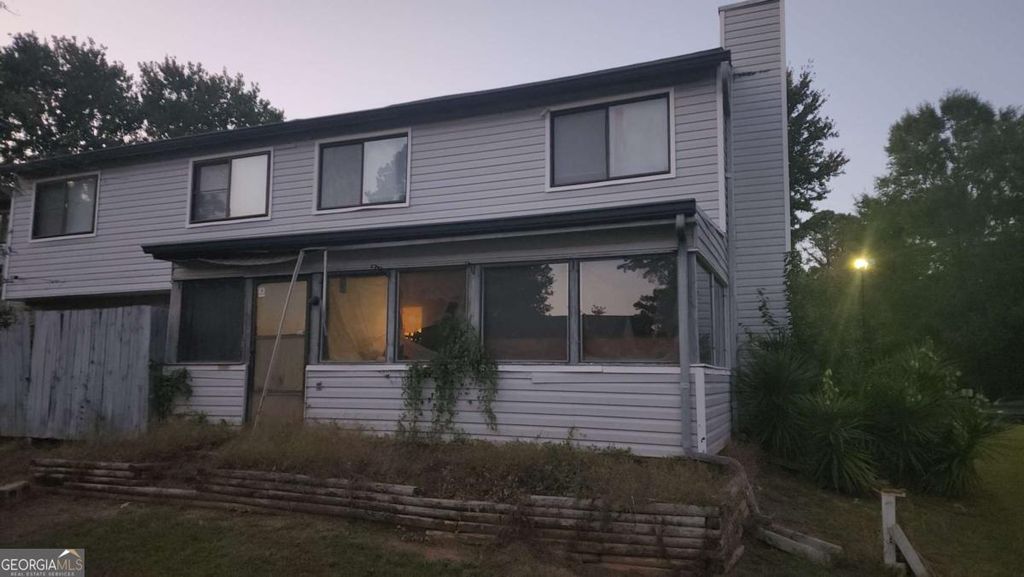 556 Country Greens Drive, Jonesboro, GA 30238