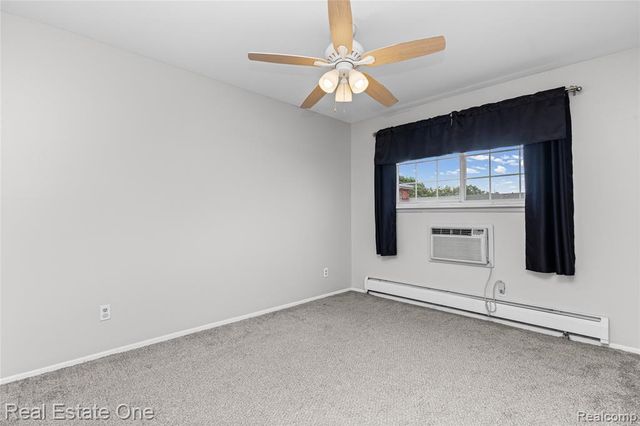 2405 Torquay Avenue 207, Royal Oak, MI 48073