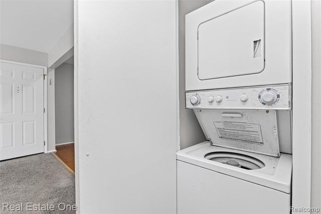 2405 Torquay Avenue 207, Royal Oak, MI 48073